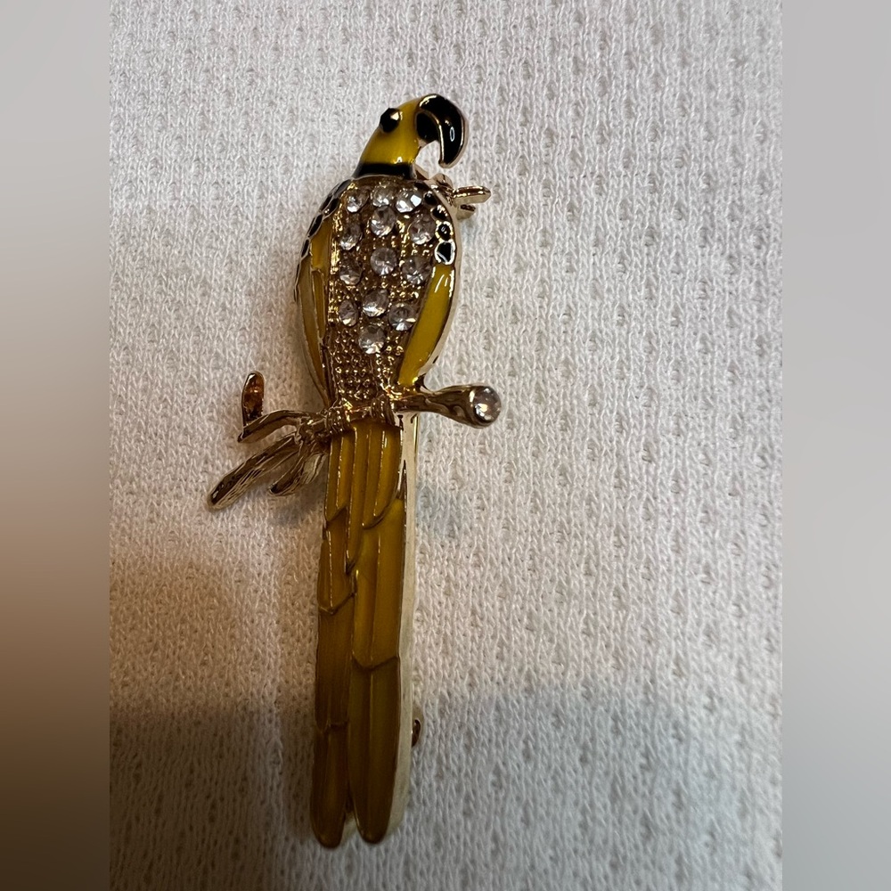 Charming Vintage Yellow Parrot Bird Brooch with Rhinestones EUC - Picture 3 of 6
